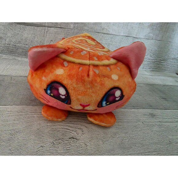 Cookeeze Bakery Cinnamon Roll Cat Plush Toy Soft Stuffed Animal Works - Picture 1 of 6